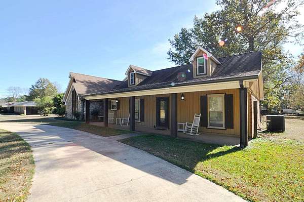 3.8 Acres of Residential Land with Home for Sale in Tupelo, Mississippi