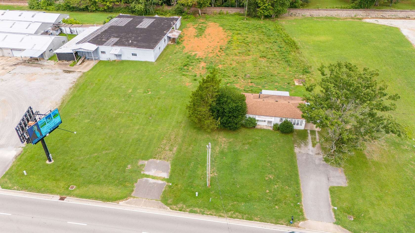 1 Acre of Commercial Land for Sale in Loretto, Tennessee