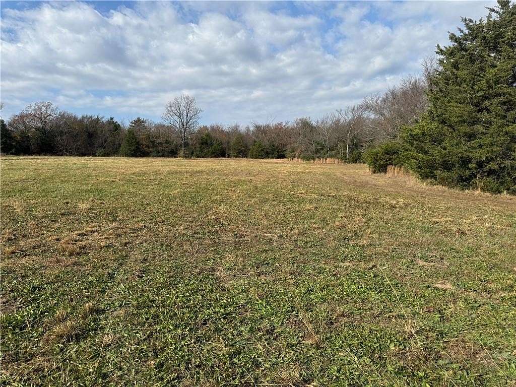 7 Acres of Land for Sale in Prairie Grove, Arkansas