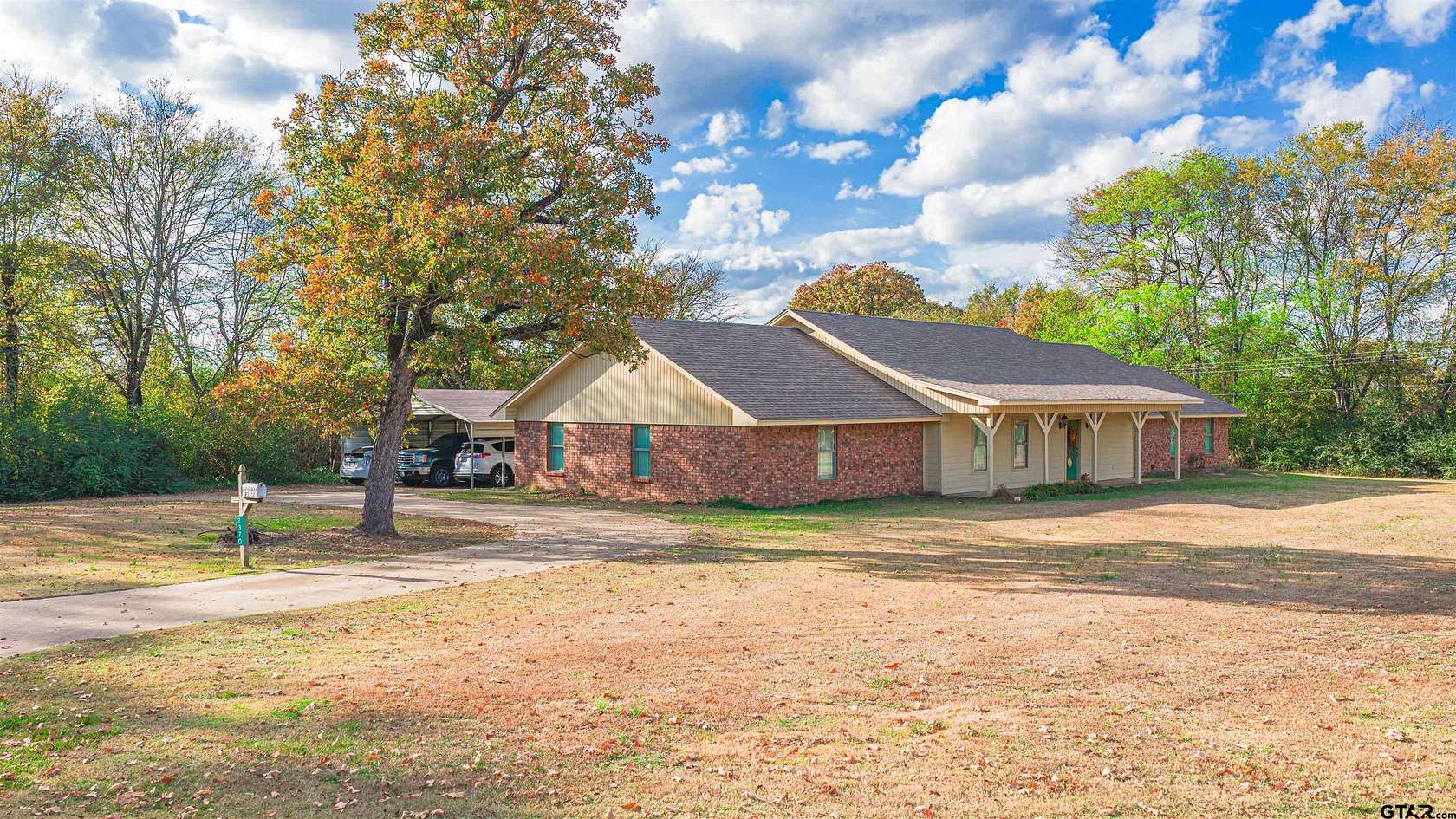 135 Acres of Recreational Land with Home for Sale in Omaha, Texas