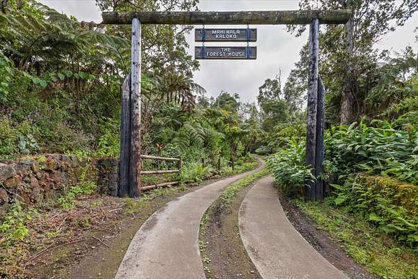 5 Acres of Improved Residential Land for Sale in Kailua-Kona, Hawaii