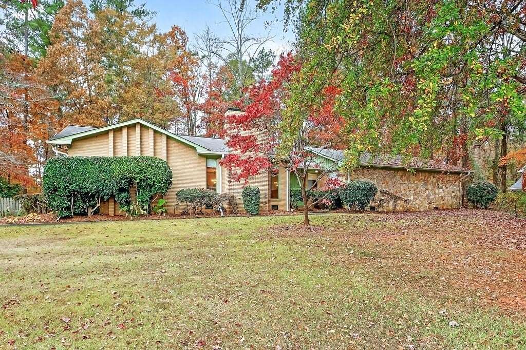 1.79 Acres of Residential Land with Home for Sale in Mableton, Georgia