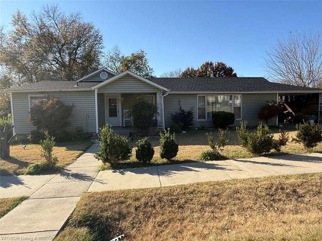 2.6 Acres of Residential Land with Home for Sale in Fort Smith, Arkansas