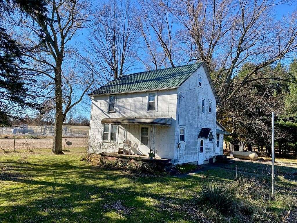 6 Acres of Residential Land with Home for Auction in Mansfield, Ohio