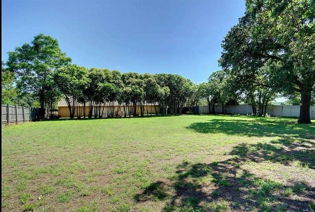 1 Acre of Residential Land for Sale in Southlake, Texas