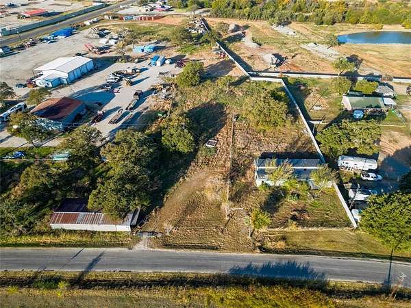 2 Acres of Residential Land for Sale in Springtown, Texas