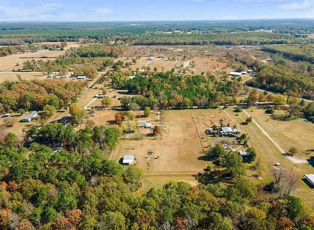10 Acres of Recreational Land with Home for Sale in New Boston, Texas