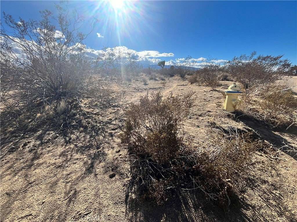 4.55 Acres of Residential Land for Sale in Phelan, California