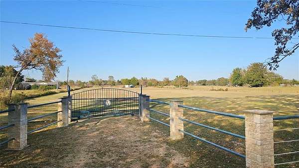 5 Acres of Land for Sale in Canton, Texas
