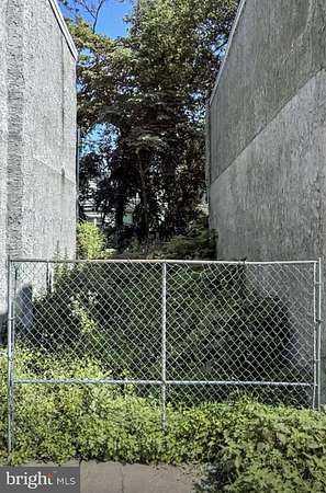 0.02 Acres of Residential Land for Sale in Philadelphia, Pennsylvania