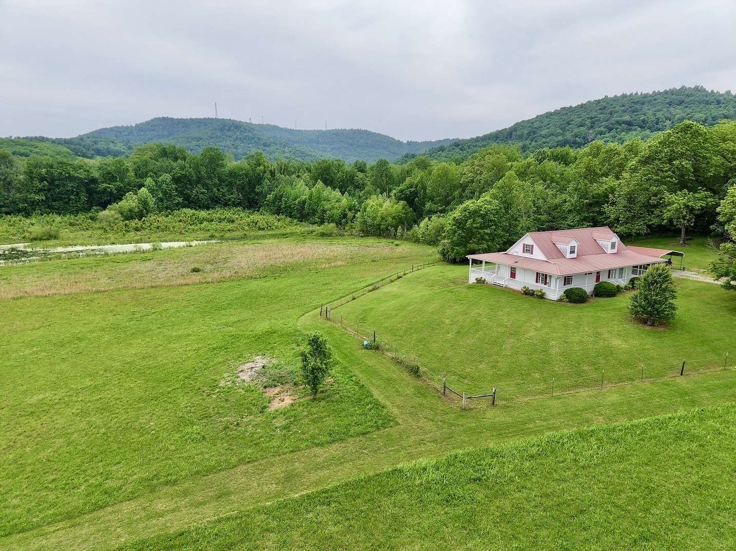 15.6 Acres of Land with Home for Sale in Woodbury, Tennessee
