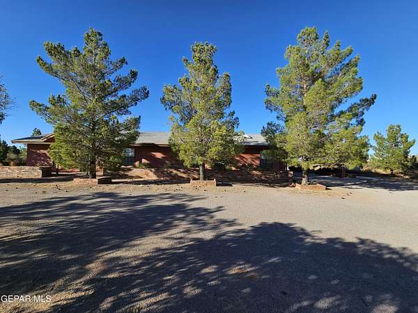 2 Acres of Residential Land with Home for Sale in El Paso, Texas