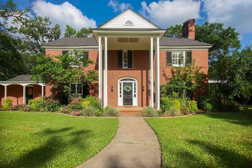 2.77 Acres of Land with Home for Sale in Lufkin, Texas