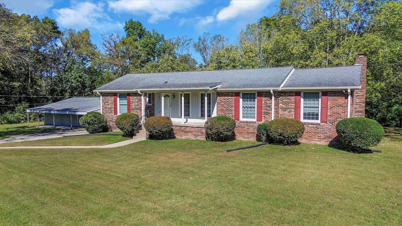 1.5 Acres of Residential Land with Home for Sale in Franklin, Tennessee