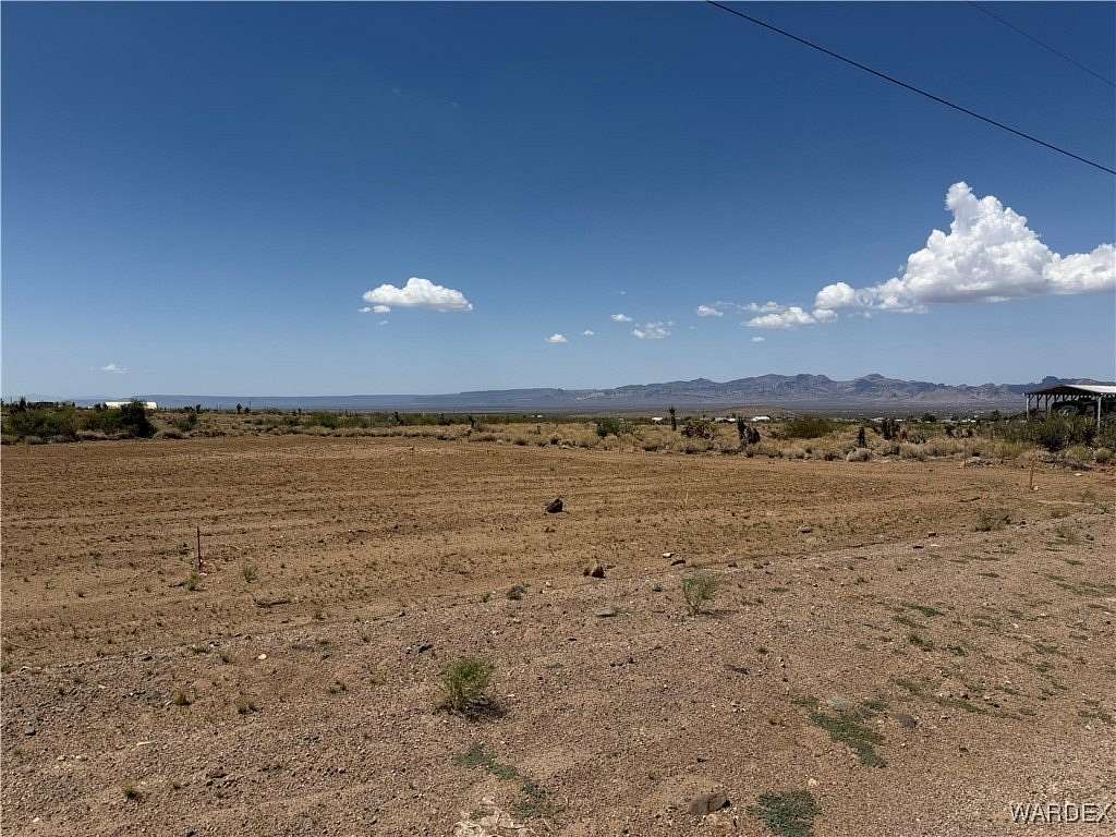 2.85 Acres of Residential Land for Sale in Golden Valley, Arizona
