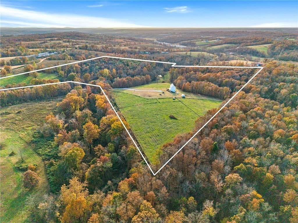 40.2 Acres of Land with Home for Sale in Siloam Springs, Arkansas