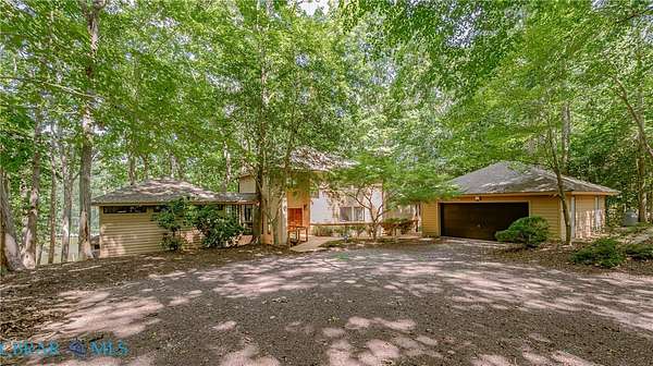 2.4 Acres of Residential Land with Home for Sale in Hartfield, Virginia