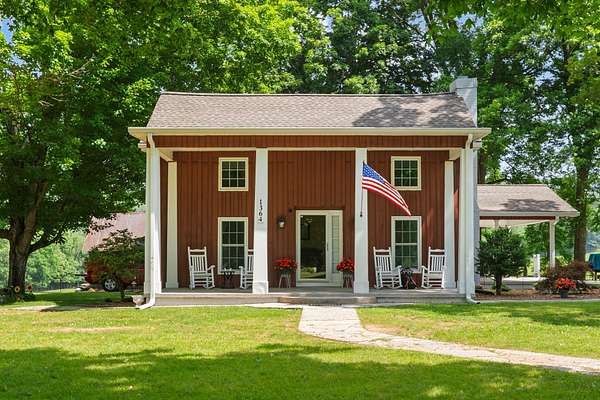 100 Acres of Land with Home for Sale in Sparta, Tennessee