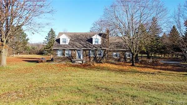 2.5 Acres of Residential Land with Home for Sale in Swartz Creek, Michigan