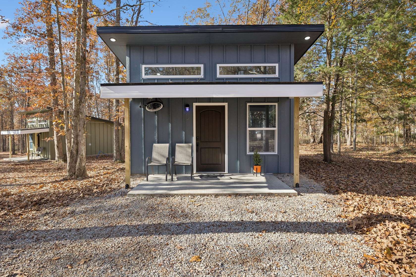 10 Acres of Improved Mixed-Use Land for Sale in Summertown, Tennessee