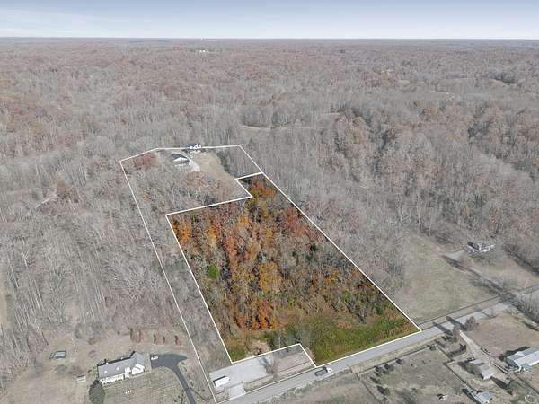 5 Acres of Residential Land for Auction in Columbia, Tennessee