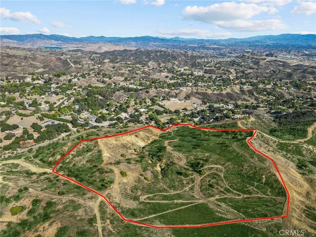 17.3 Acres of Land for Sale in Castaic, California