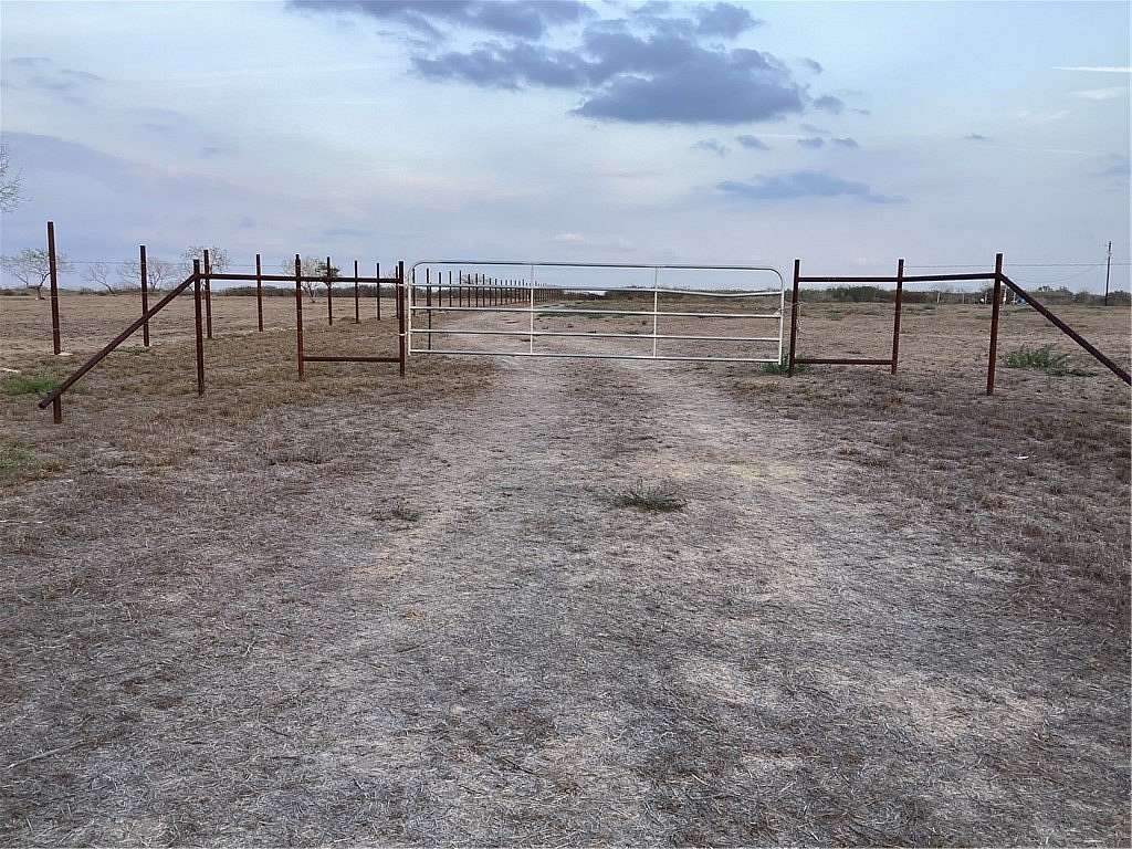 10 Acres of Residential Land for Sale in Alice, Texas