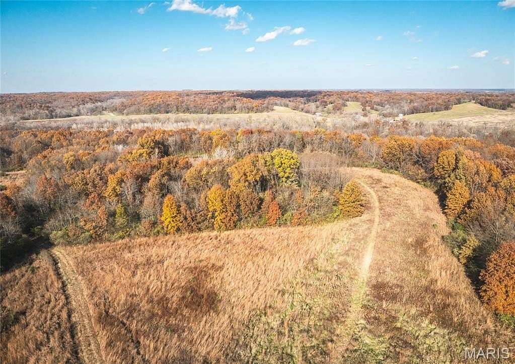 377 Acres of Recreational Land & Farm for Sale in Jerseyville, Illinois