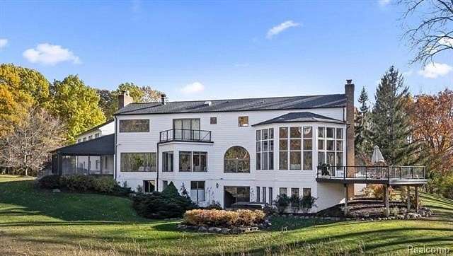 6.43 Acres of Residential Land with Home for Sale in West Bloomfield, Michigan