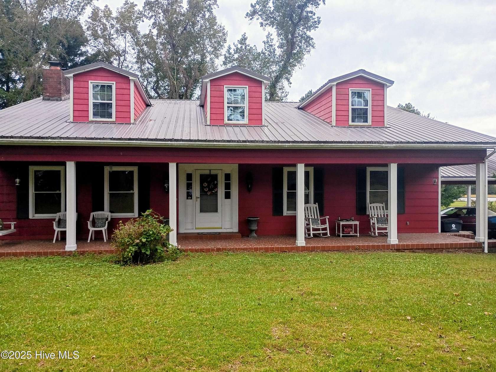 1.76 Acres of Residential Land with Home for Sale in Whiteville, North Carolina