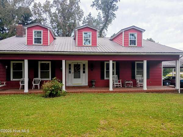 1.76 Acres of Residential Land with Home for Sale in Whiteville, North Carolina