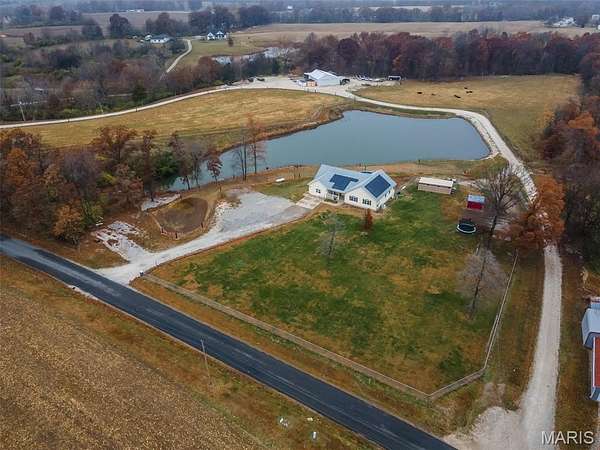 5 Acres of Residential Land with Home for Sale in Grafton, Illinois
