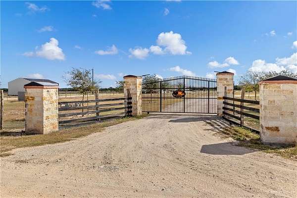 9.7 Acres of Residential Land for Sale in Edcouch, Texas