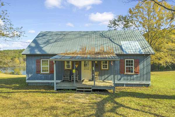 230 Acres of Land with Home for Sale in Sparta, Georgia