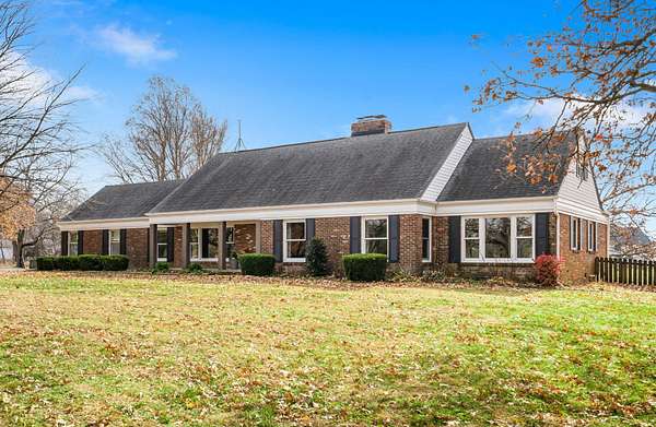 5 Acres of Residential Land with Home for Sale in Springfield, Missouri