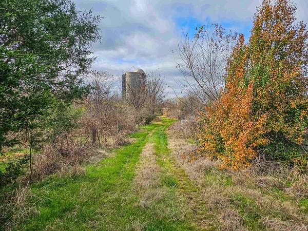 28.2 Acres of Agricultural & Residential Land for Sale in Piperton, Tennessee
