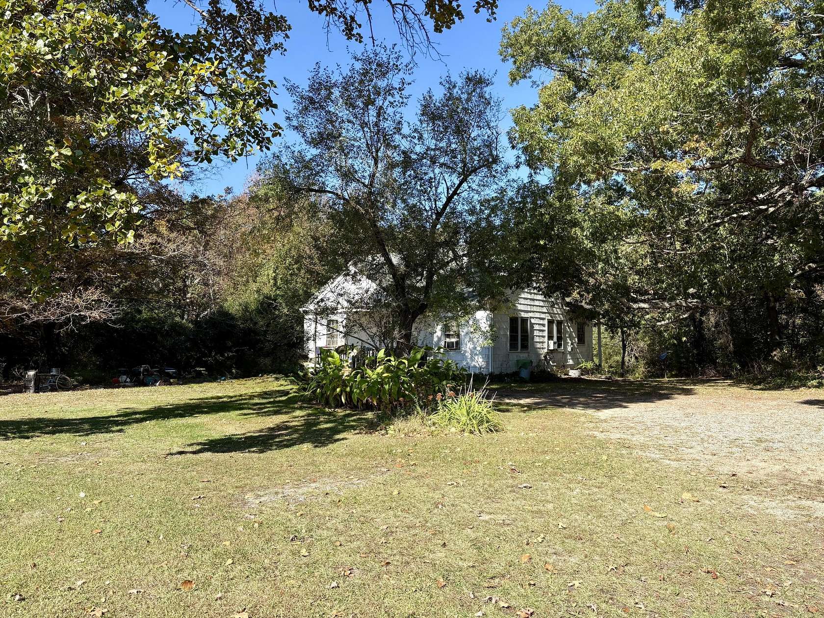 130 Acres of Recreational Land with Home for Sale in Nathalie, Virginia