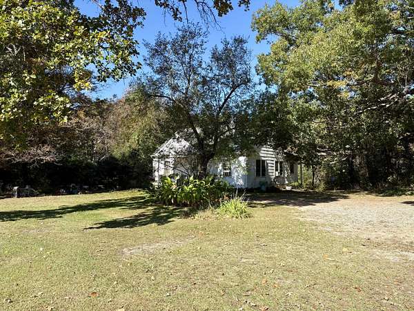 130 Acres of Recreational Land with Home for Sale in Nathalie, Virginia