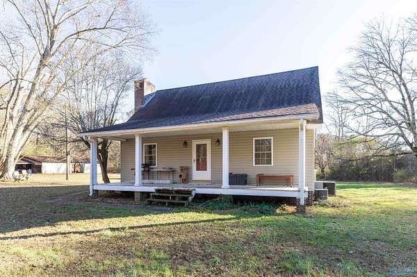 7.9 Acres of Residential Land with Home for Sale in Fort Payne, Alabama