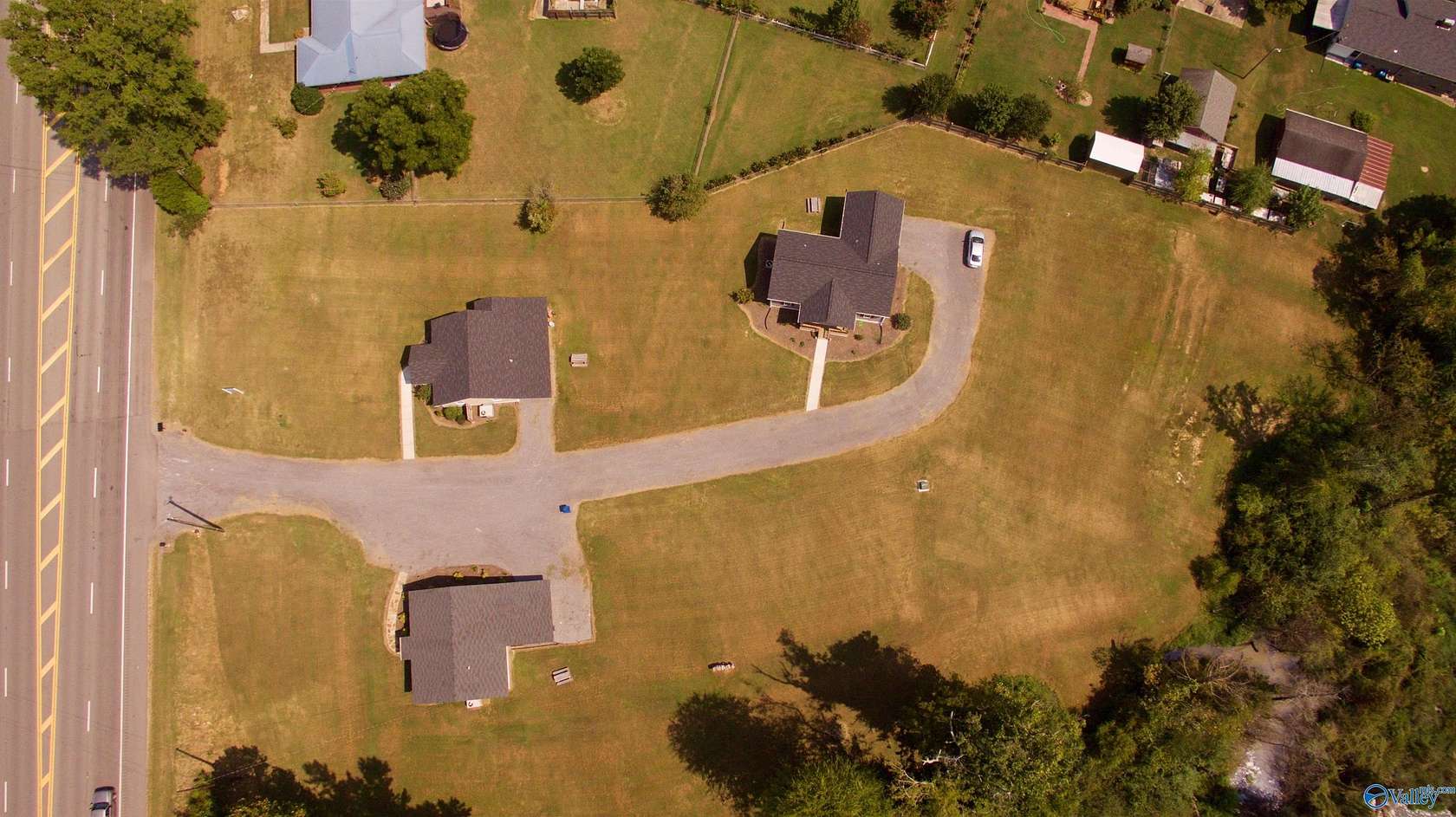 2.39 Acres of Improved Mixed-Use Land for Sale in Guntersville, Alabama