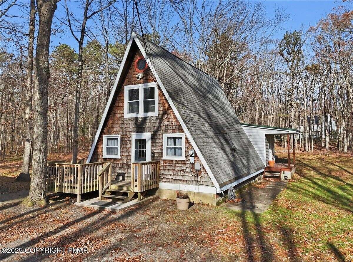 1.73 Acres of Residential Land with Home for Sale in Effort, Pennsylvania