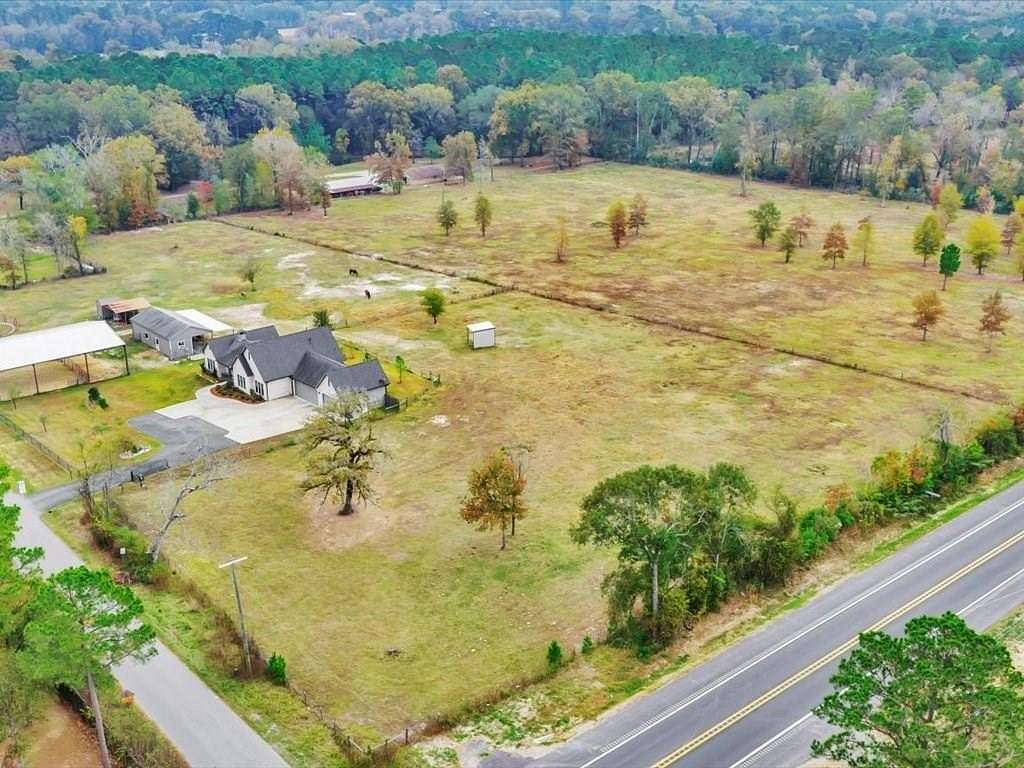 12.6 Acres of Land with Home for Sale in Lufkin, Texas