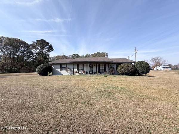 5.5 Acres of Residential Land with Home for Sale in Union, Mississippi