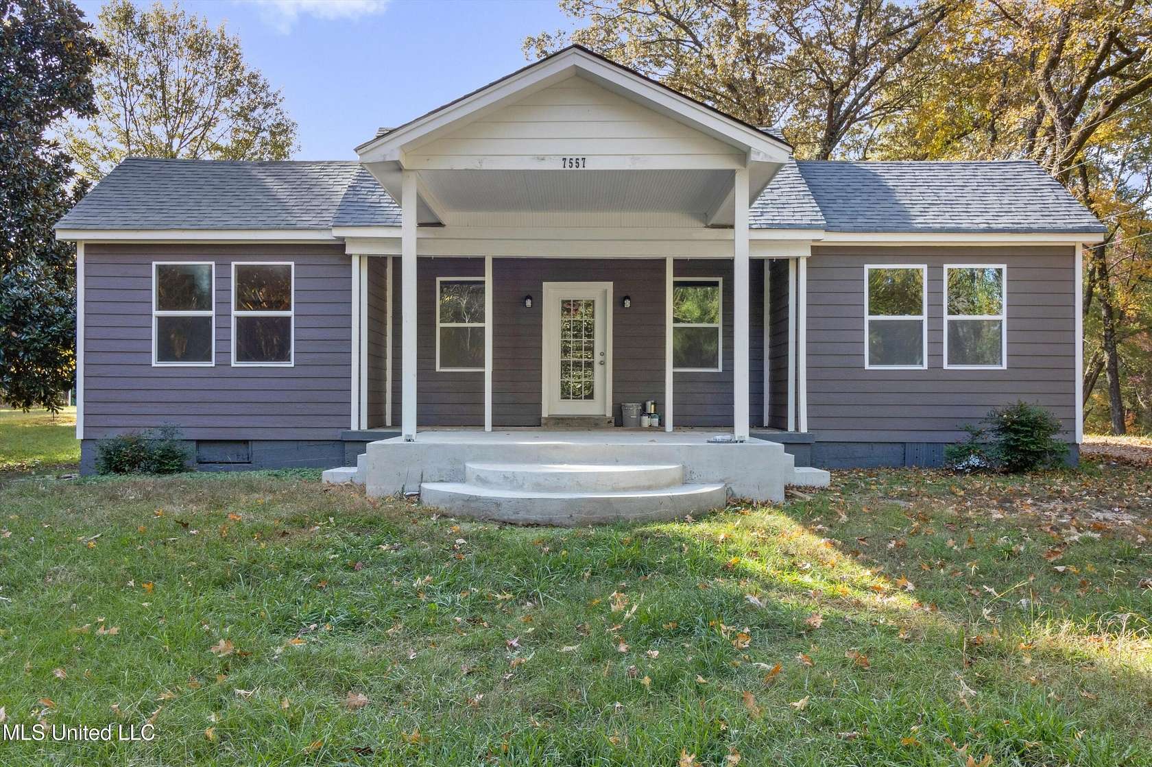 2 Acres of Residential Land with Home for Sale in Walls, Mississippi