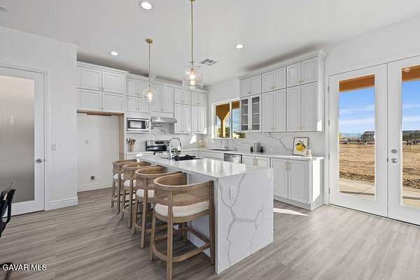 2.52 Acres of Residential Land with Home for Sale in Lancaster, California