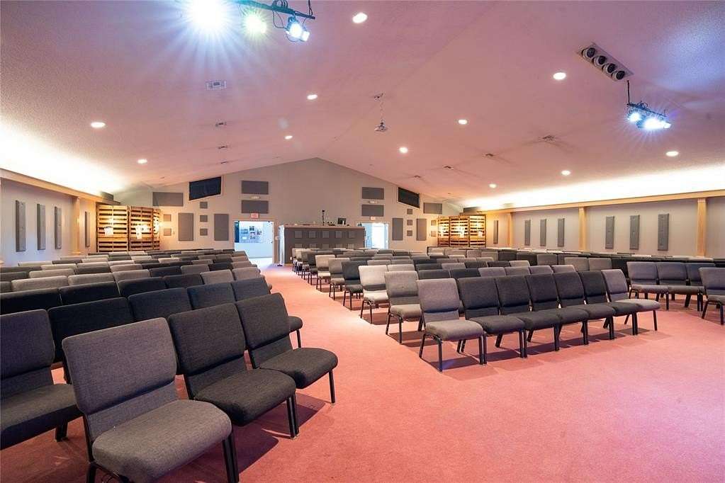 3.54 Acres of Improved Mixed-Use Land for Sale in Yukon, Oklahoma