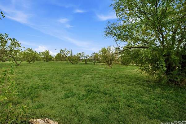 1 Acre of Residential Land for Sale in San Antonio, Texas