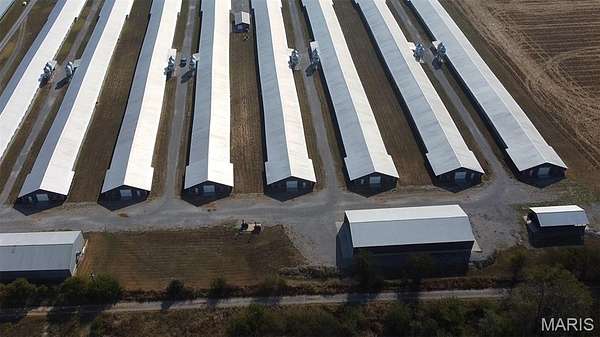 16 Acres of Land with Home for Sale in Sikeston, Missouri