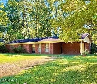 1.62 Acres of Residential Land with Home for Sale in Wesson, Mississippi