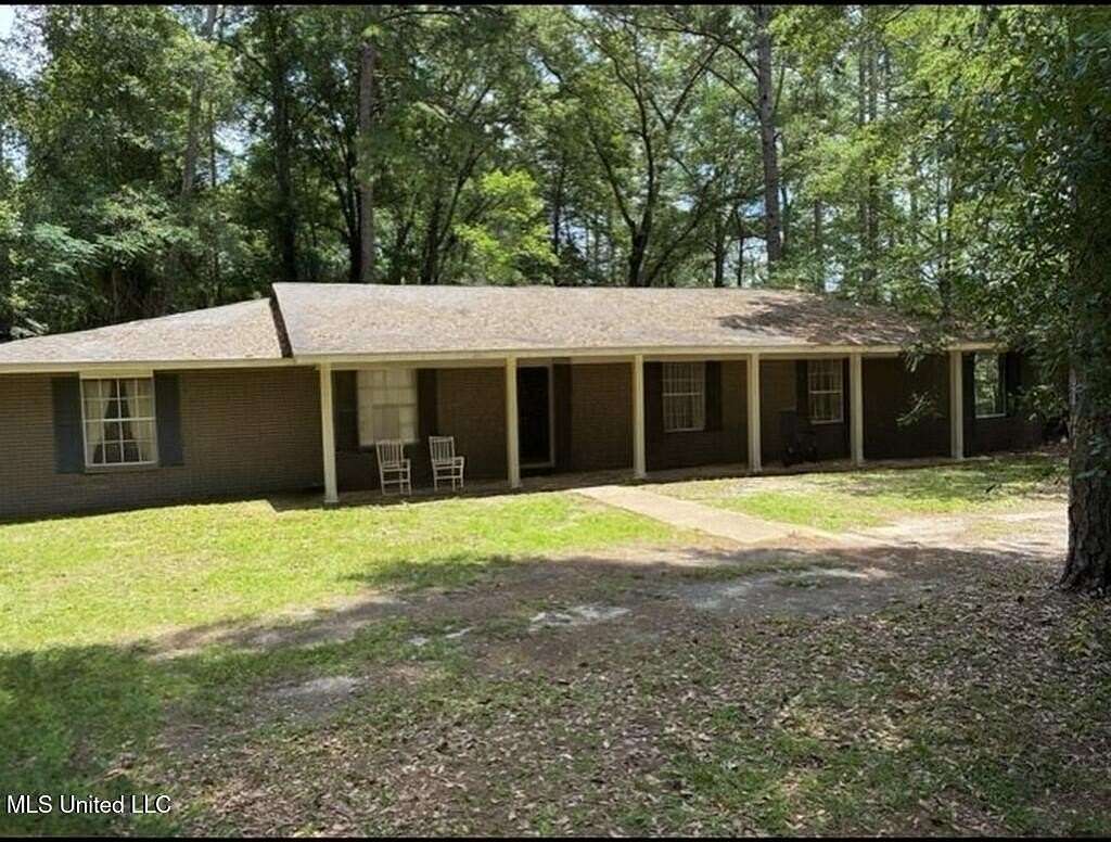 2.5 Acres of Residential Land with Home for Sale in Monticello, Mississippi